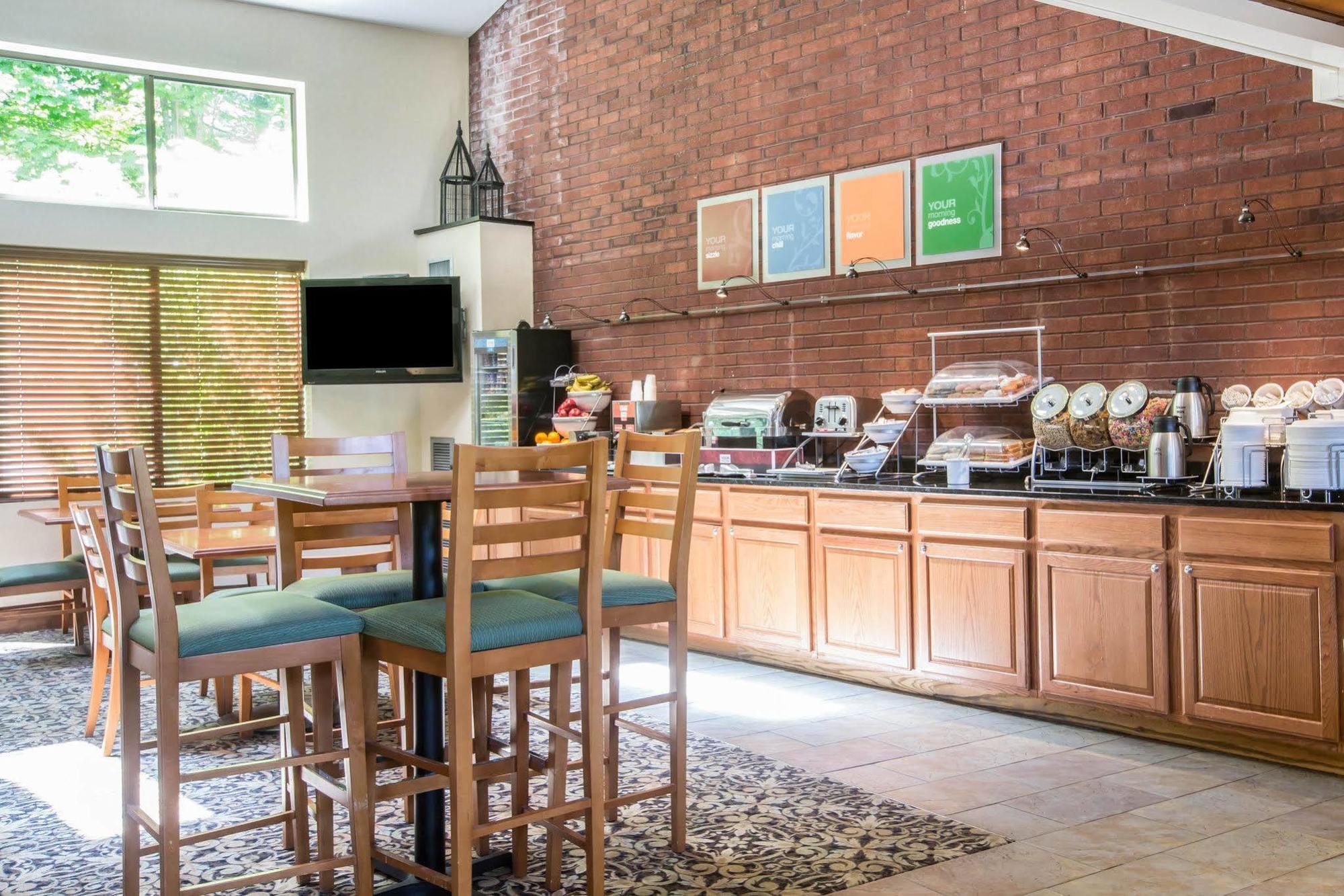 Comfort Suites South Burlington Near University 외부 사진